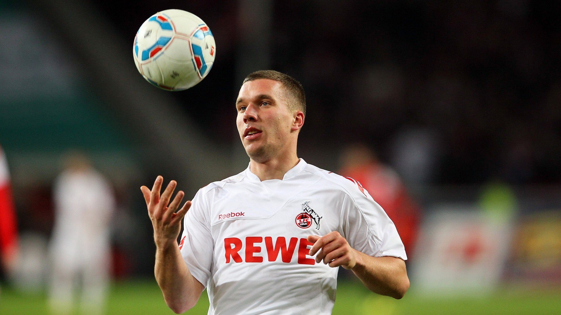 跳水高难动作韩国稳健完成，韩国跳水选手跳一半回去了